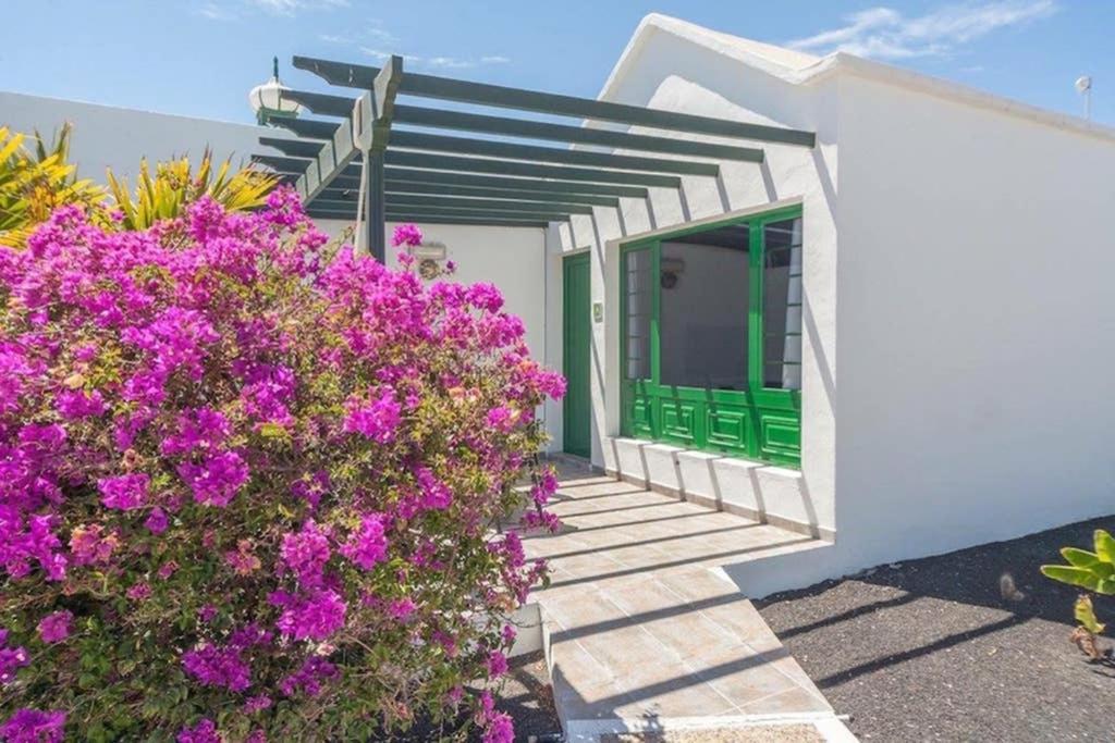 Bandama 14! 2 Bedroom Newly Renovated Bungalow, Los Pocillos, Puerto Del Carmen. Puerto del Carmen  Exterior photo