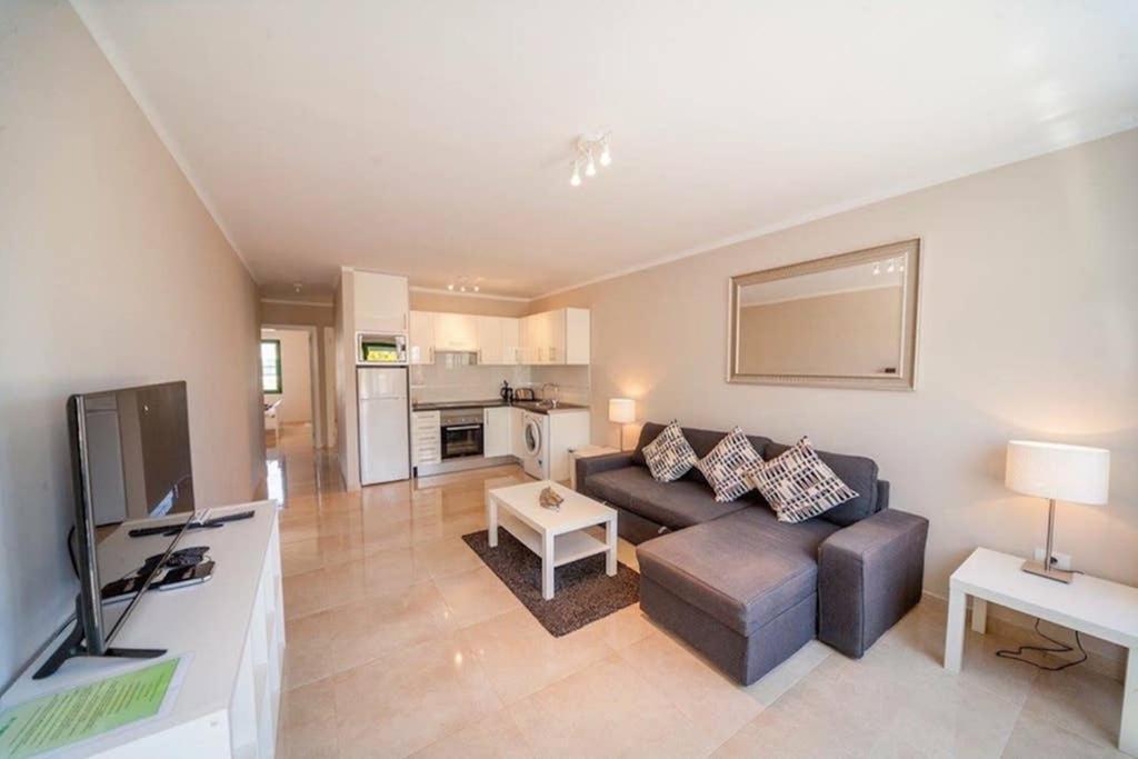 Bandama 14! 2 Bedroom Newly Renovated Bungalow, Los Pocillos, Puerto Del Carmen. Puerto del Carmen  Exterior photo